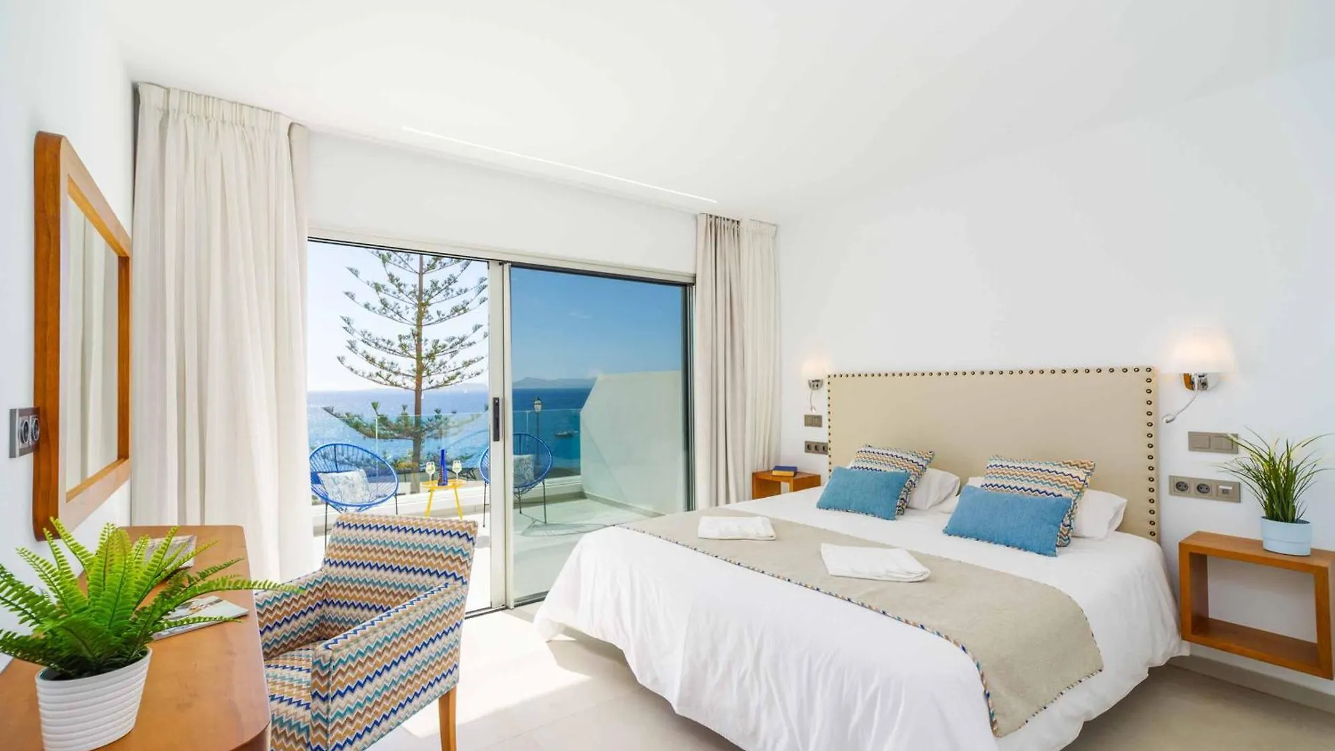 Marina Suite Villa Agua Playa Blanca  Spain